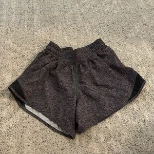 Lululemon Hotty Hot Shorts 4 inches Size:2